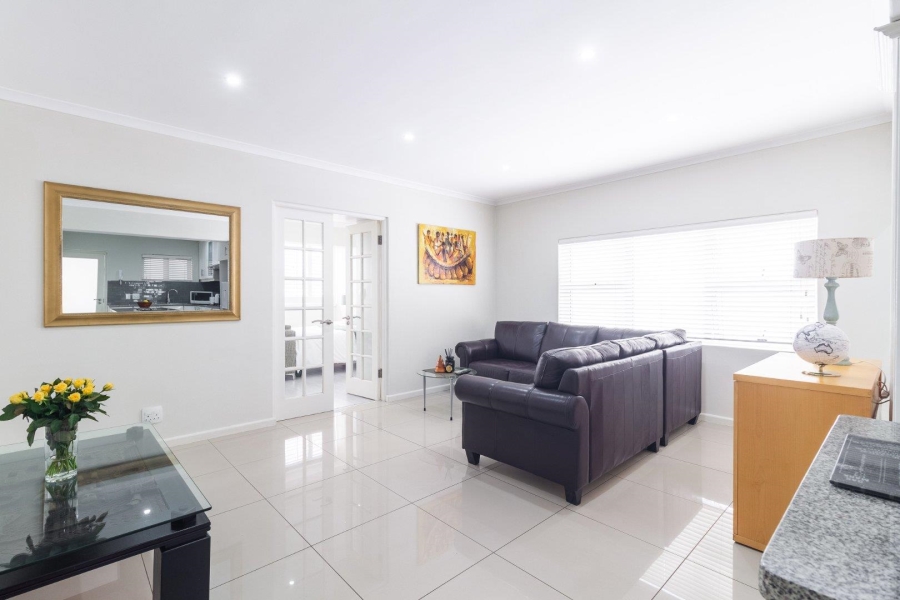 To Let 1 Bedroom Property for Rent in Sea Point Western Cape